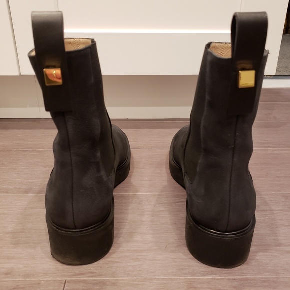 meriwa stuart weitzman